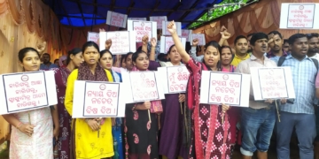 Swasthya Mitra protest Bhubaneswar
