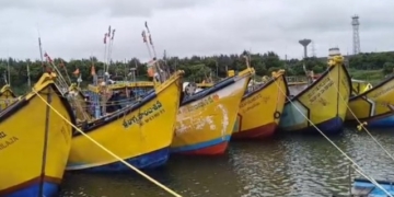 Andhra trawlers stranded Aryapalli