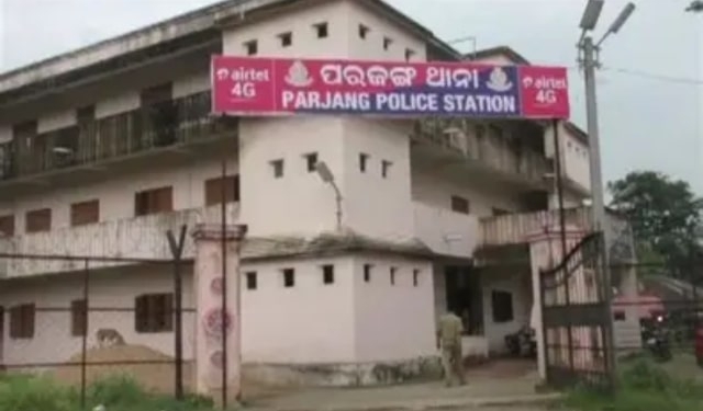 Man Kills Wife