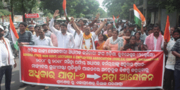 Odisha non-government lecturers padayatra