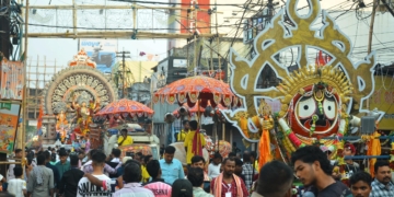 Kataka Bids an Emotional Adieu to Goddess Durga Amidst Grand Immersion and Tight Security