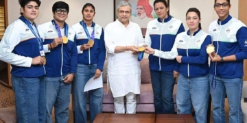 Ashwini Vaishnaw meets Indian Women’s Kabaddi Team
