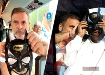 Viral! ​Rahul Gandhi and Mallikarjun Kharge Pose With 'Batman' Mask During INDIA Bloc Protests