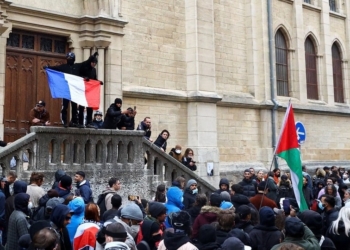 France Deploys 70,000 Police Officers, Closes Major Museums, and Boards Up Shops Ahead of Fresh Protests Over Cost of Living