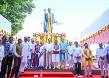 Odisha Governor, CM Pay Tribute to Mahatma Gandhi & Lal Bahadur Shastri on October 2