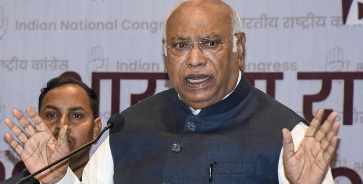 Mallikarjun Kharge Targets BJP in Patna, Demands Ballot Papers and Immediate End to SIR