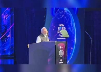 PM Modi Fires 'Failed Product' Jibe at Rahul Gandhi at NDTV World Summit