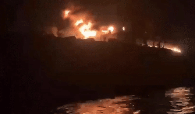 Strait of Hormuz supertanker explosion