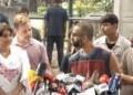 ’Dande Ka Jawab’: Rahul Gandhi Uses Flute Performance in Press Conference to Protest Police Brutality Against Demonstrators