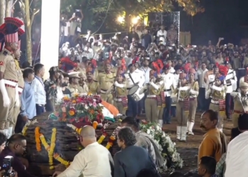 Nana Patekar cremated with full state honours