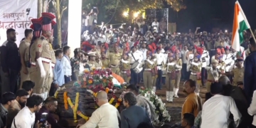 Nana Patekar cremated with full state honours
