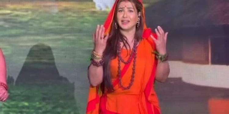 Shilpa Shinde Wins Hearts as Goddess Sita at Delhi Ramlila