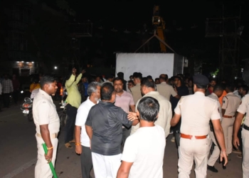 Jharpada Durga Puja shop eviction