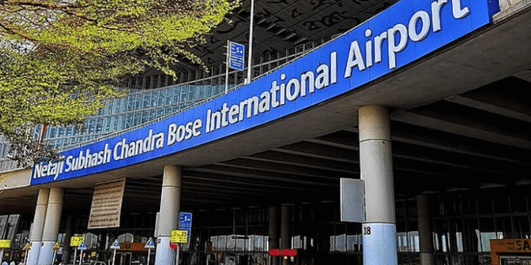Kolkata airport bomb threat