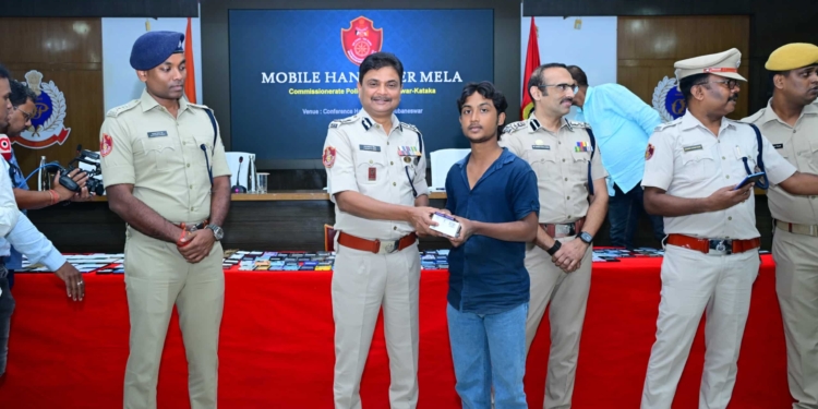 Stolen phones recovered Bhubaneswar