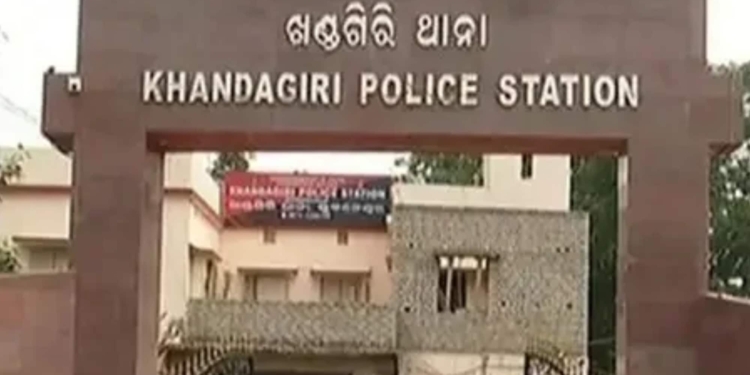 Khandagiri mobile showroom robbery