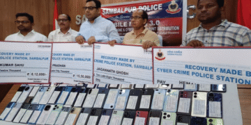 Sambalpur Cyber Police Recovers ₹35.5 Lakh & 100 Stolen Mobile Phones