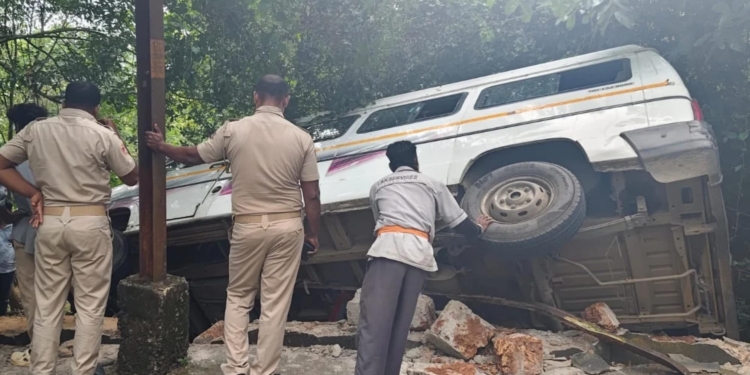 Dhauli road accident