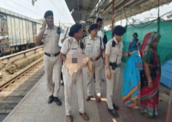 Woman delivers baby Bhubaneswar railway station