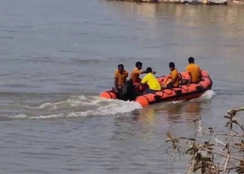 Two Minors Swept Away