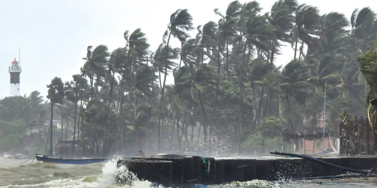 Weather Update: Well Marked Low Pressure Over Bay of Bengal Likely to Intensify Into Depression Today