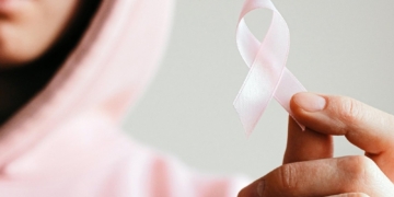 ​Breast Cancer Killed 6.9 Lakh Globally in 2024 with 80% Lacking Specific Risk Factors: WHO & Oncologist Outline Screening Steps