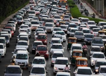 ​Delhi Traffic Police Plan Strict Vehicle Entry Restrictions and WhatsApp Coordination to Curb Air Pollution