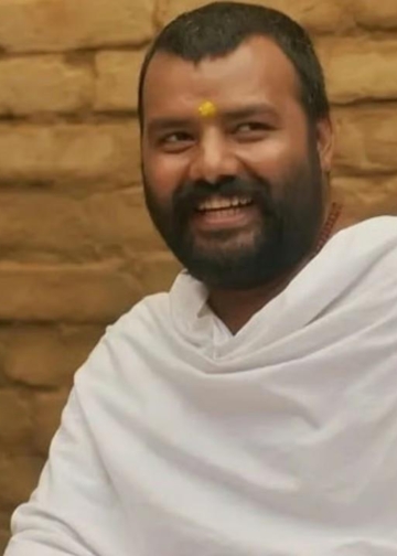 ​'Hanuman Ansh' Director Appeals for Responsible Travel as Kainchi Dham Faces Massive Devotee Influx